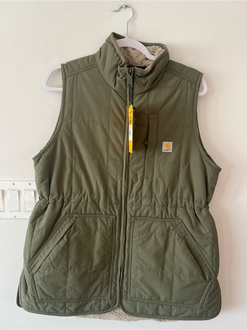 NEW Carhartt Rain Defender Insulted Mock Neck Vest Women’s Small Relaxed Fit